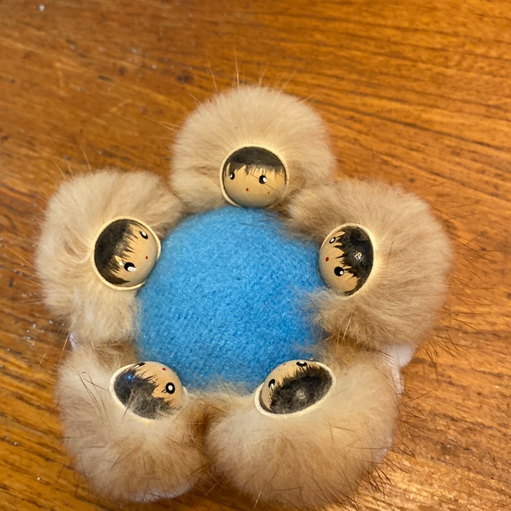 Vintage Alaskan blanket toss light blue pin cushion with 5 figures & real fur
